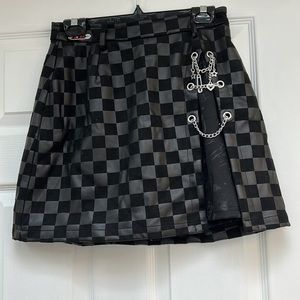 Disney Her Universe Cruella Faux Leather Skirt-Size L NWT